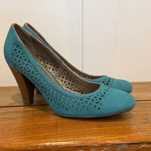 Naturalizer Teal Pumps Size 8